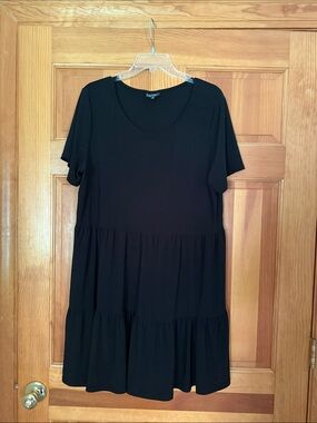 Nicole Miller Black Tiered Short Sleeve Dress